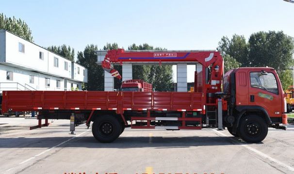 點(diǎn)擊查看詳細(xì)信息<br>標(biāo)題：6.3噸東風(fēng)160馬力隨車吊 閱讀次數(shù)：2224