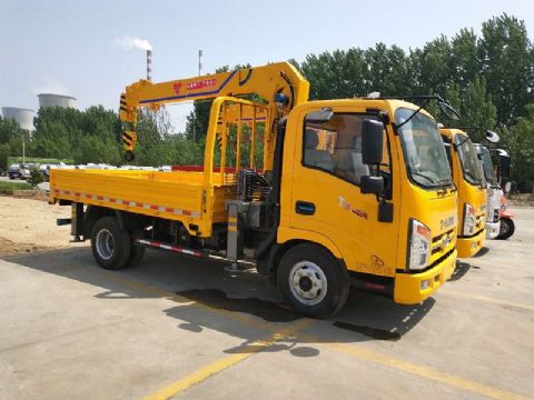 點擊查看詳細信息<br>標題：4噸唐駿隨車吊 閱讀次數：2401