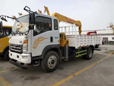 點擊查看詳細信息<br>標題：5噸重汽豪曼隨車吊 閱讀次數(shù)：2558