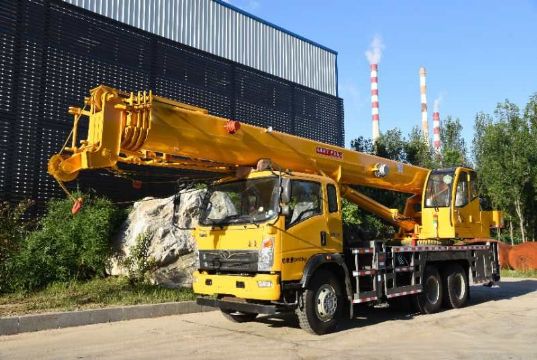 點擊查看詳細信息<br>標題：20噸重汽豪曼汽車吊 閱讀次數：2578