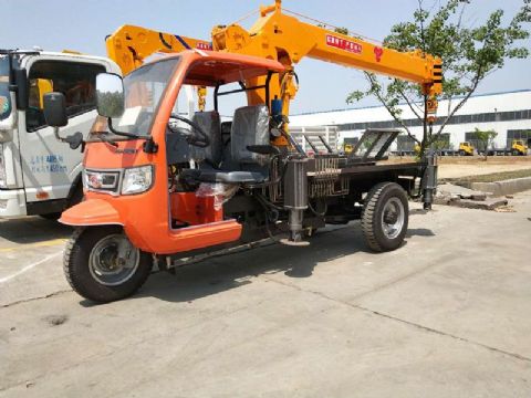 點擊查看詳細信息<br>標題：三輪隨車吊 閱讀次數(shù)：2239