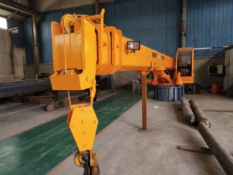 點擊查看詳細信息<br>標題：12噸碼頭吊 閱讀次數(shù)：2654