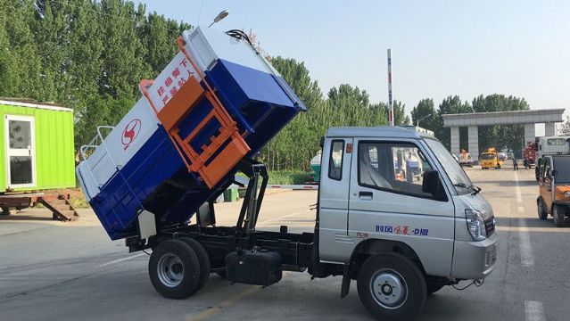 點擊查看詳細(xì)信息<br>標(biāo)題：藍(lán)牌時風(fēng)風(fēng)菱垃圾車 閱讀次數(shù)：2621