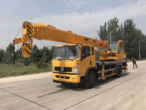 點擊查看詳細信息<br>標(biāo)題：16噸東風(fēng)汽車吊 閱讀次數(shù)：2447