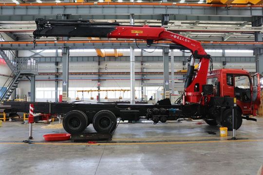 點擊查看詳細信息<br>標題：25噸折臂吊 閱讀次數(shù)：2897